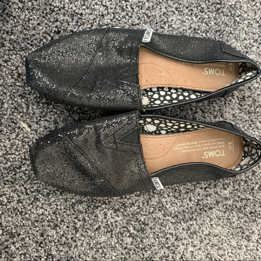 TOMS brand new black glitter size 6